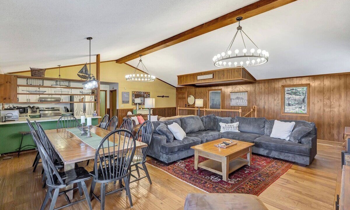 Photo of Livingroom in Six Mile