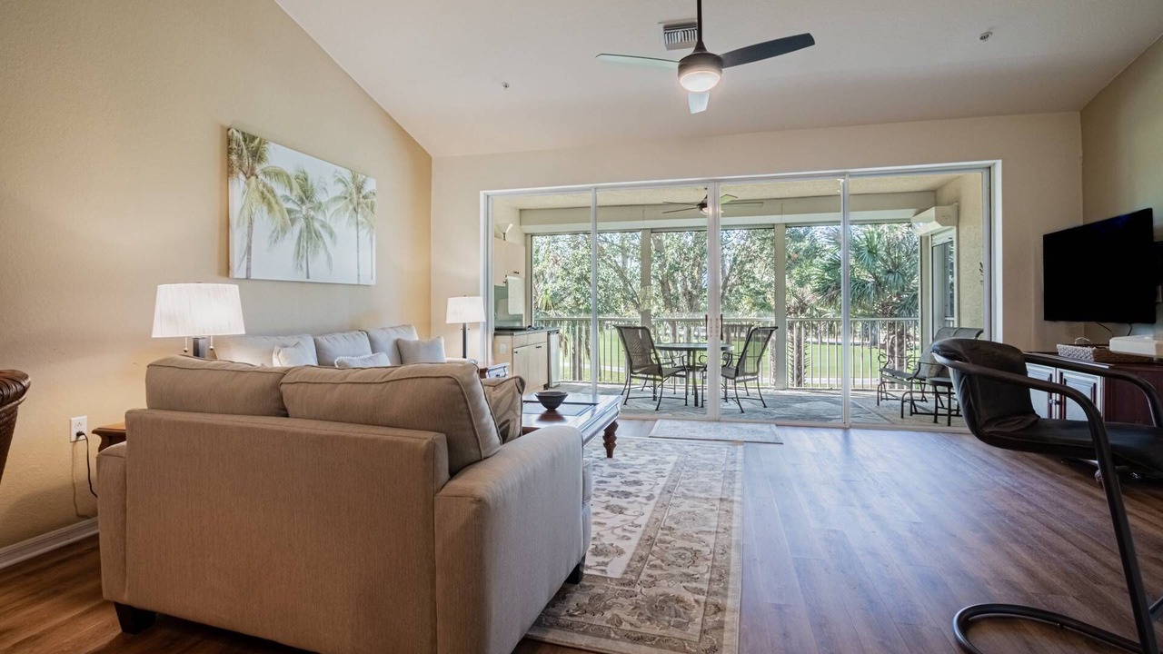 Photo of Livingroom in Flamingo Fairways