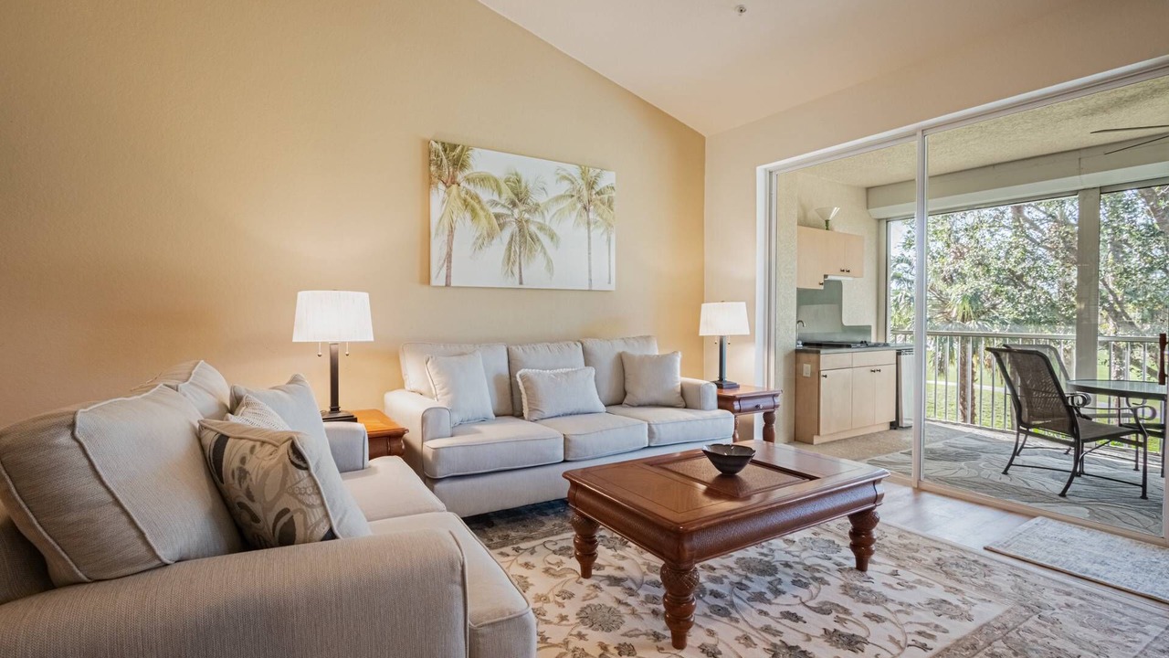 Photo of Livingroom in Flamingo Fairways