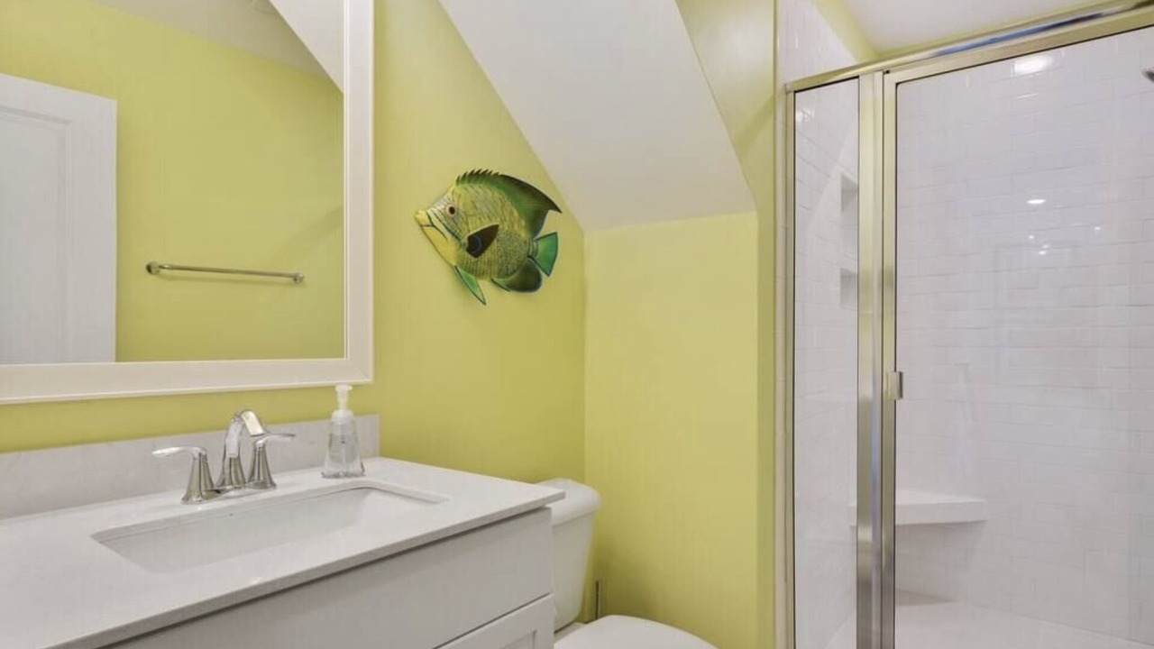 Photo of Bathroom in Folly Field