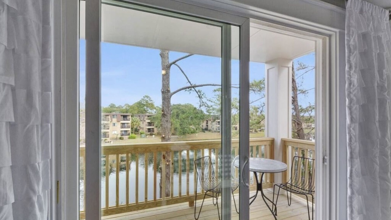 Photo of Patio Balcony in Folly Field