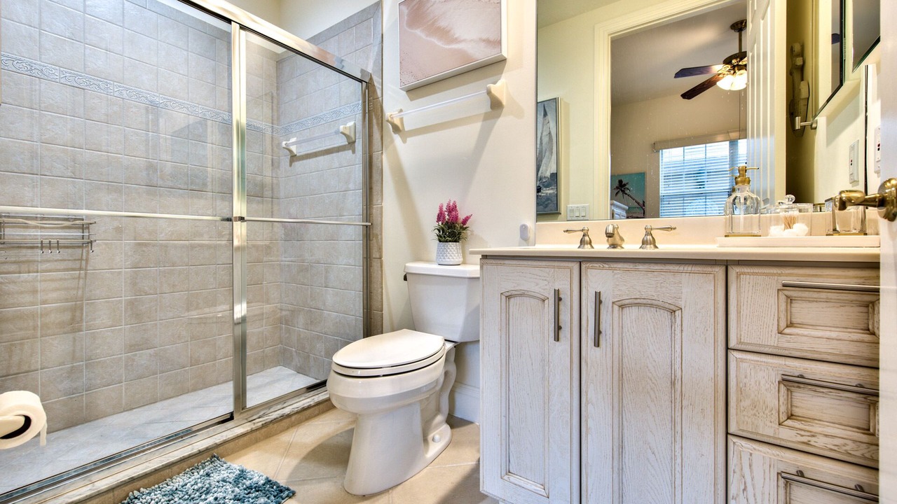 Photo of Bathroom in Naples