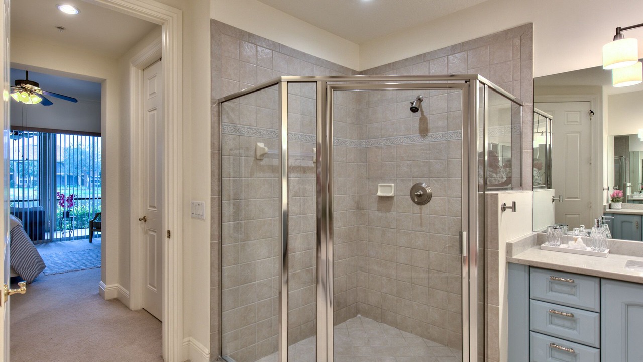 Photo of Bathroom in Naples