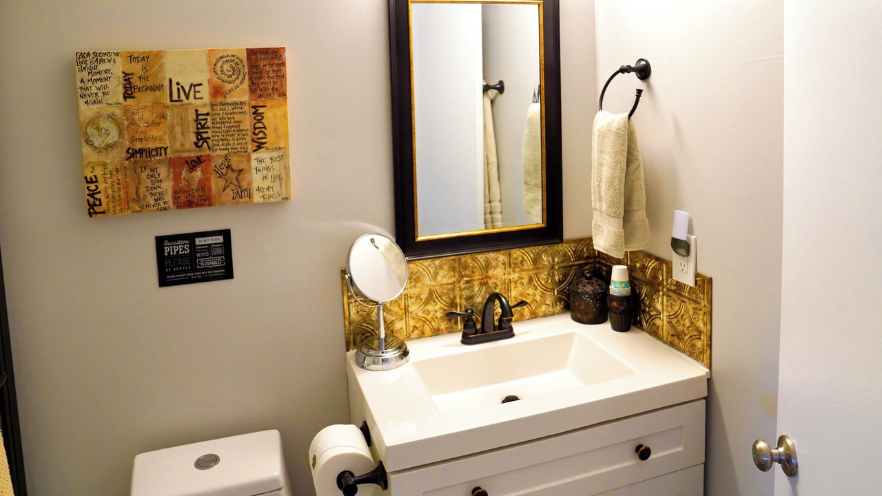 Photo of Bathroom in Summerville Historic District