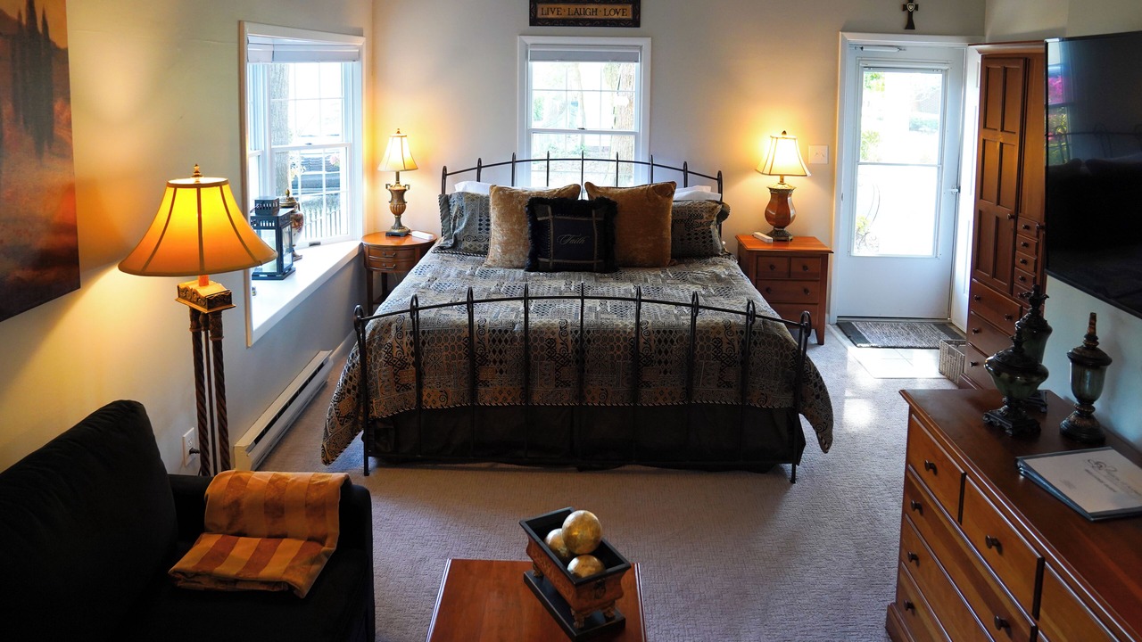 Photo of Bedroom in Summerville Historic District
