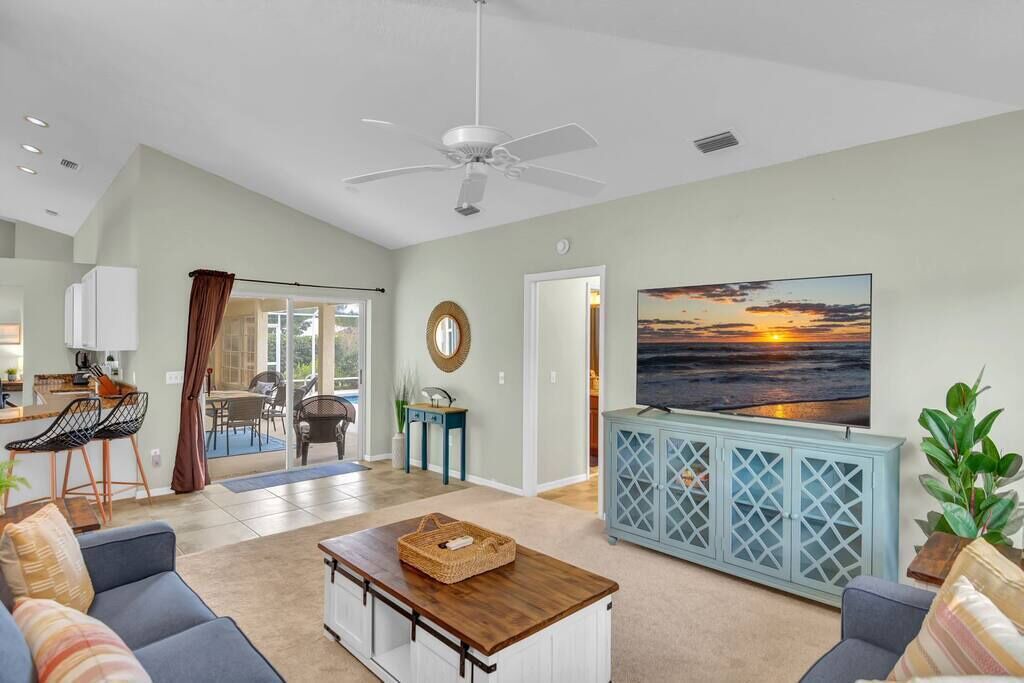 Photo of Livingroom in Florida Ridge