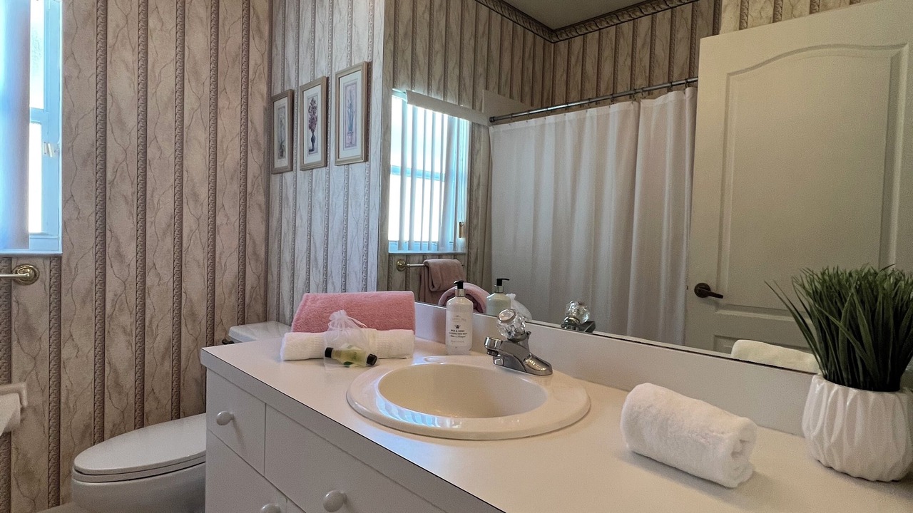 Photo of Bathroom in Falcons Glen
