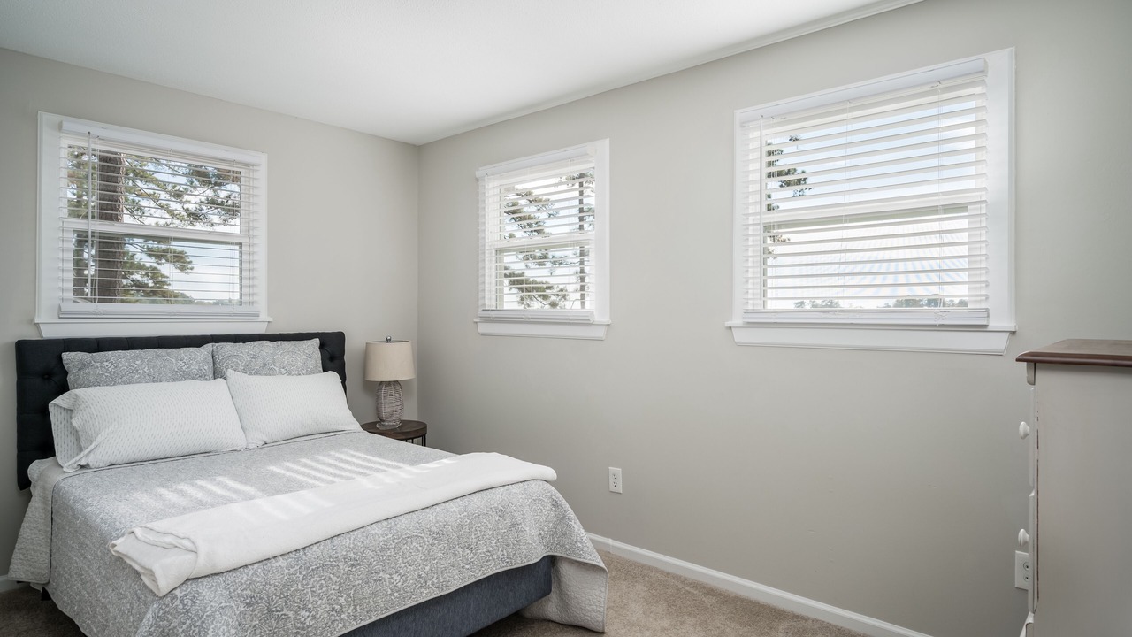 Photo of Bedroom in Lake Murray of Richland