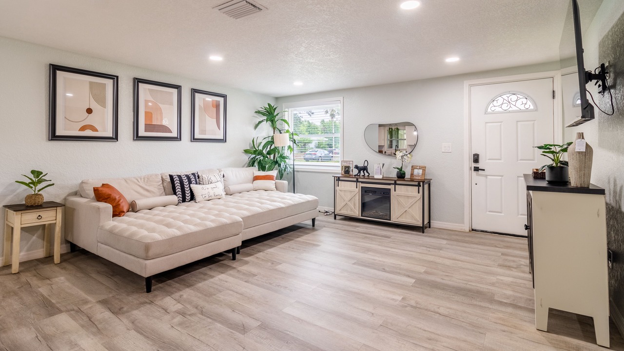 Photo of Livingroom in Plant City