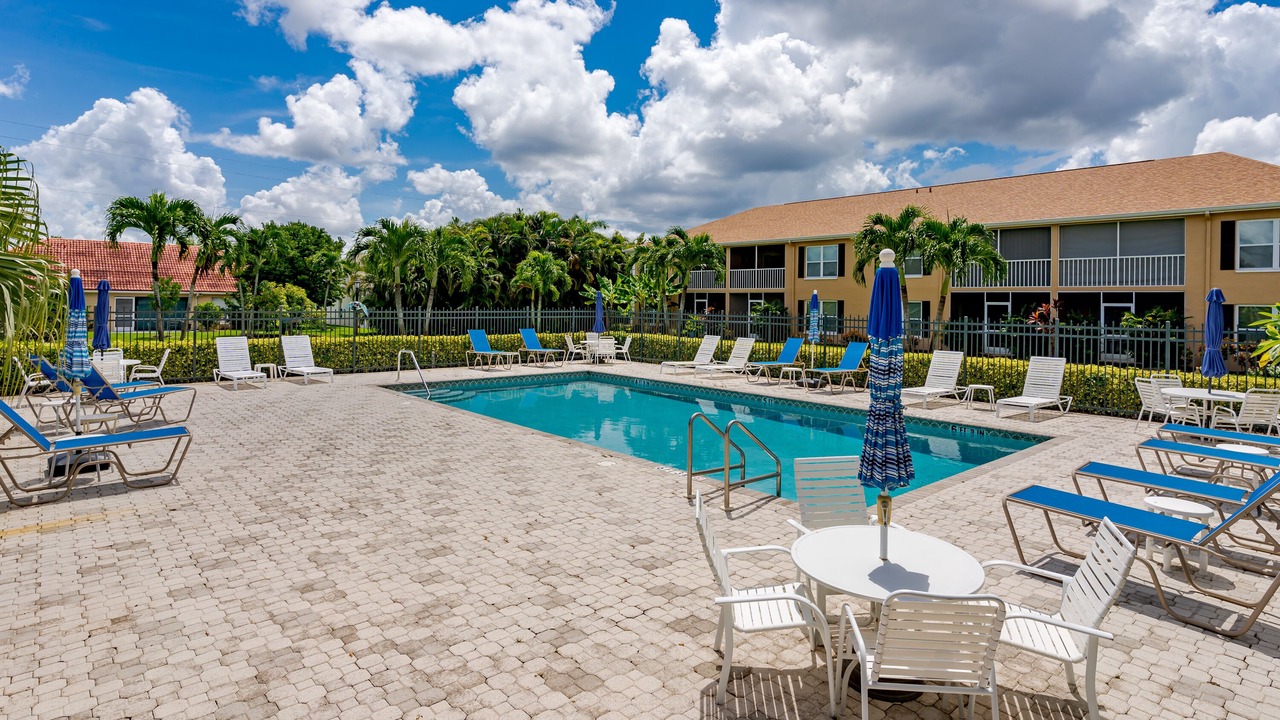 Photo of Outdoor in Crown Pointe