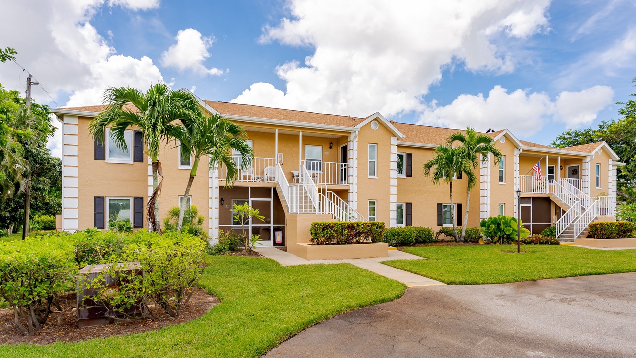 Photo of Outdoor in Crown Pointe