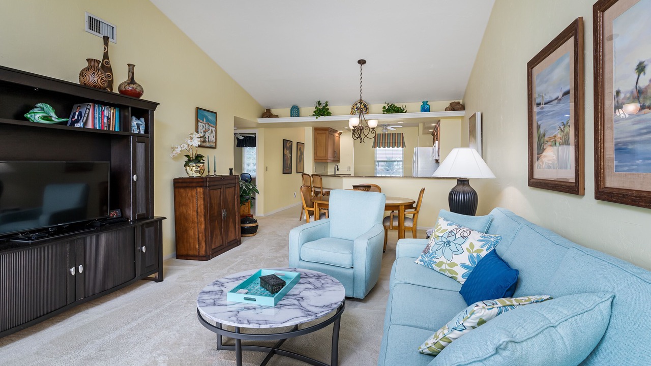 Photo of Livingroom in Crown Pointe