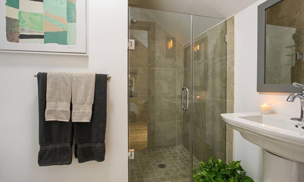 Photo of Bathroom in Beach Institute
