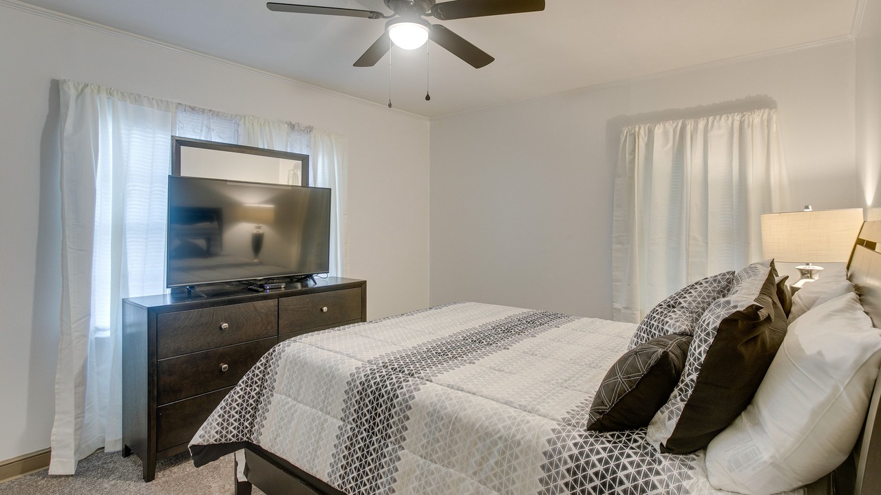 Photo of Bedroom in Waycross