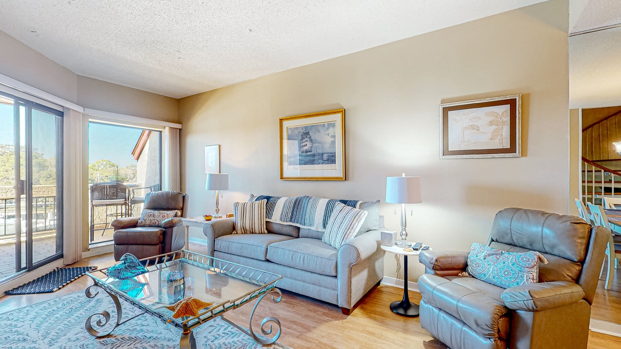 Photo of Livingroom in Shelter Cove