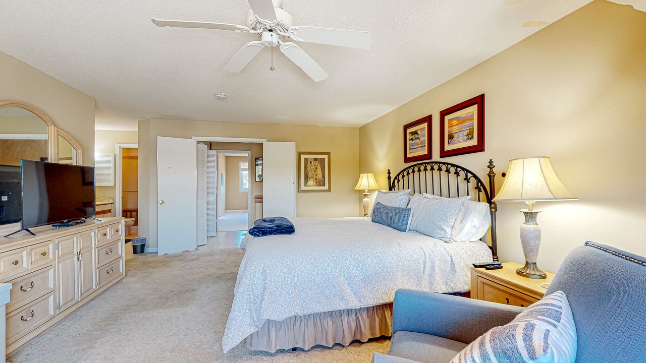 Photo of Bedroom in Shelter Cove