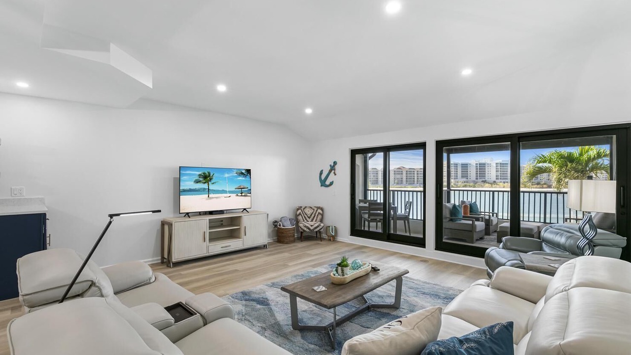 Photo of Livingroom in Isles of Capri