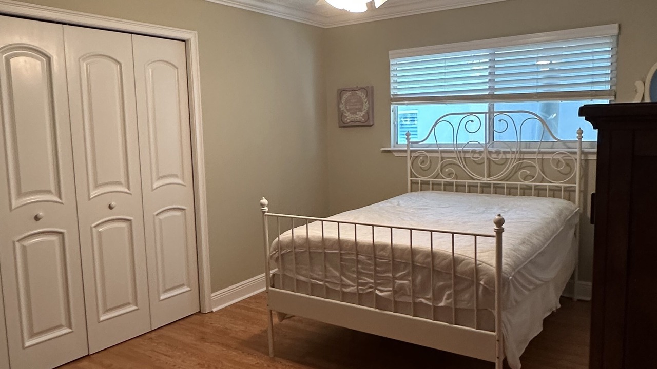 Photo of Bedroom in Shore Acres