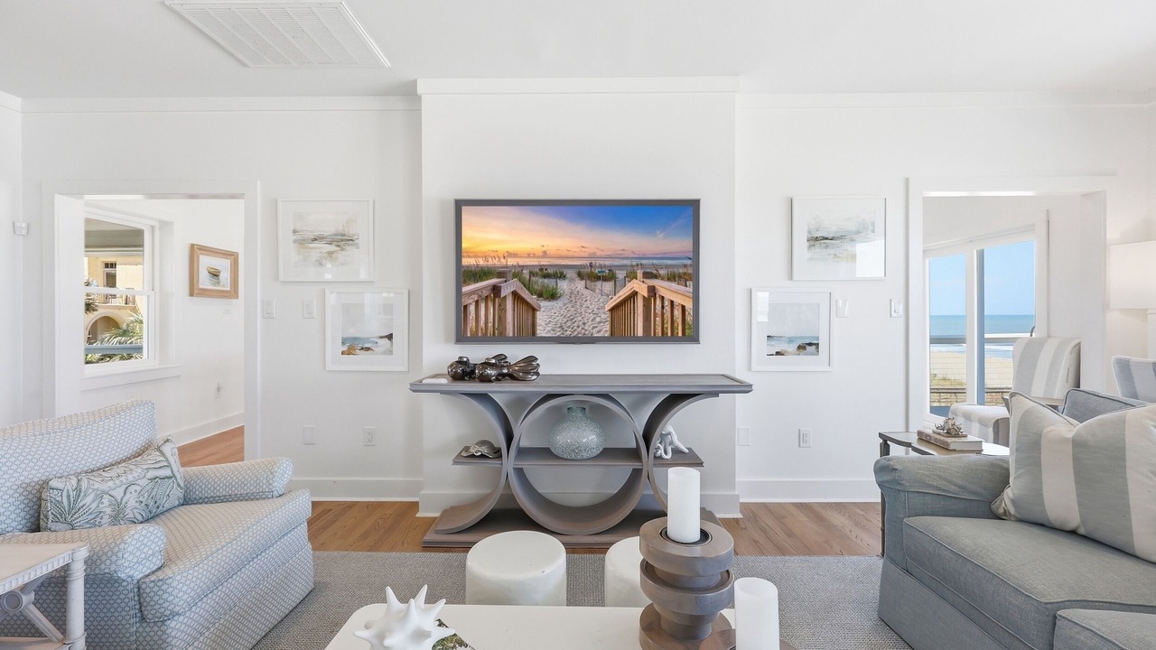 Photo of Livingroom in Debordieu Colony
