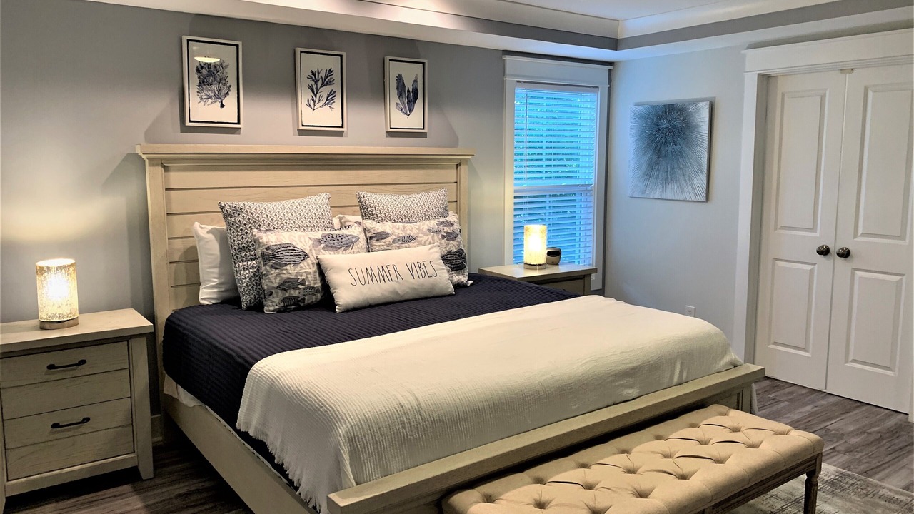 Photo of Bedroom in Folly Field