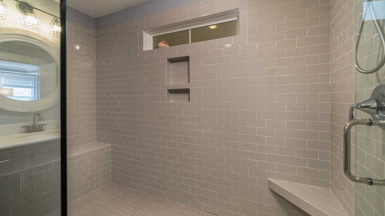 Photo of Bathroom in Folly Field
