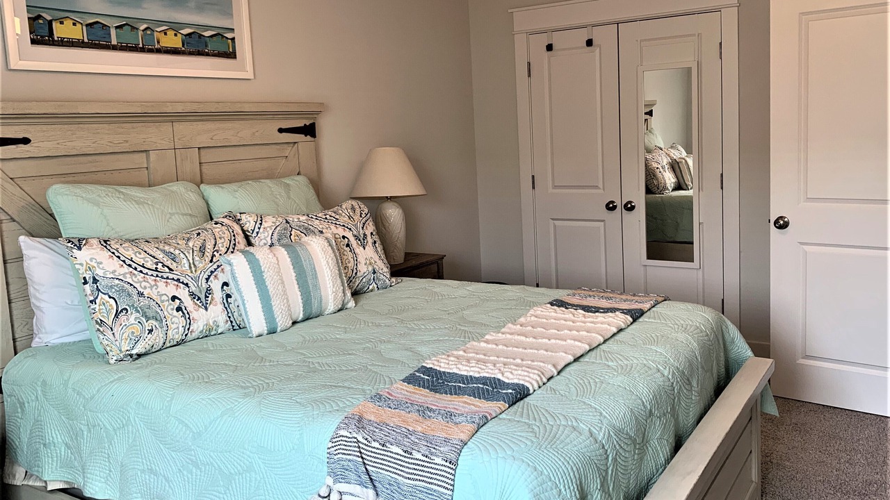 Photo of Bedroom in Folly Field