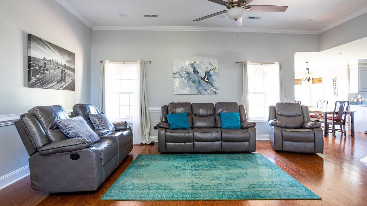 Photo of Livingroom in Oakland