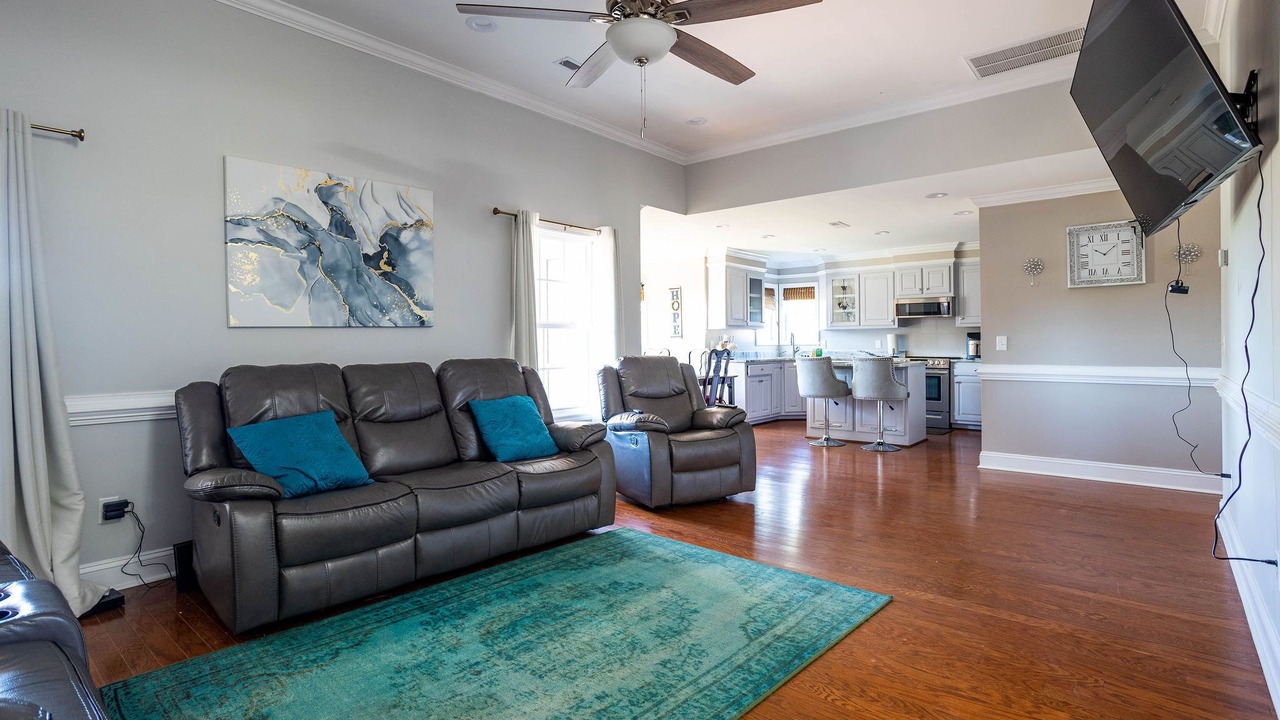 Photo of Livingroom in Oakland