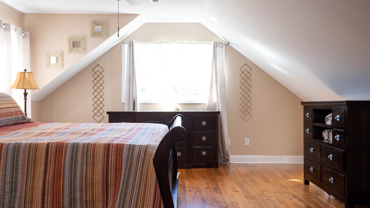 Photo of Bedroom in Oakland