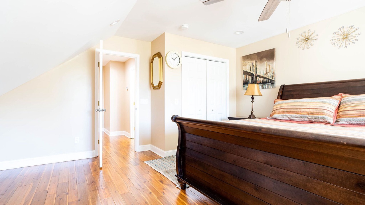 Photo of Bedroom in Oakland
