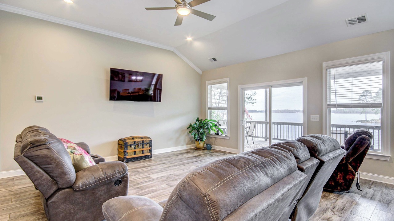 Photo of Livingroom in Leesville