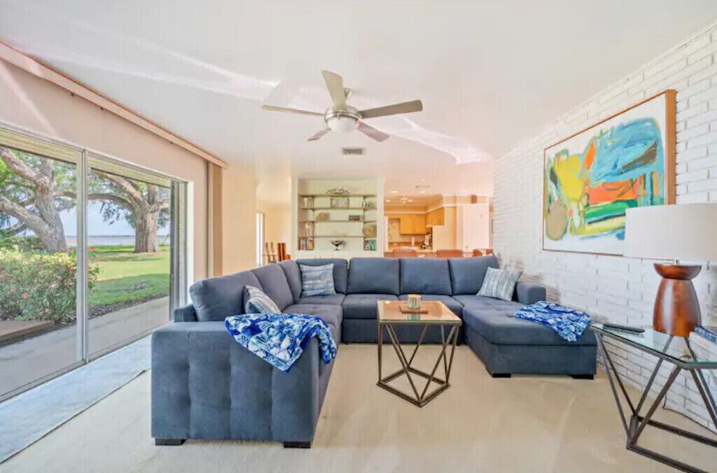 Photo of Livingroom in Winter Haven