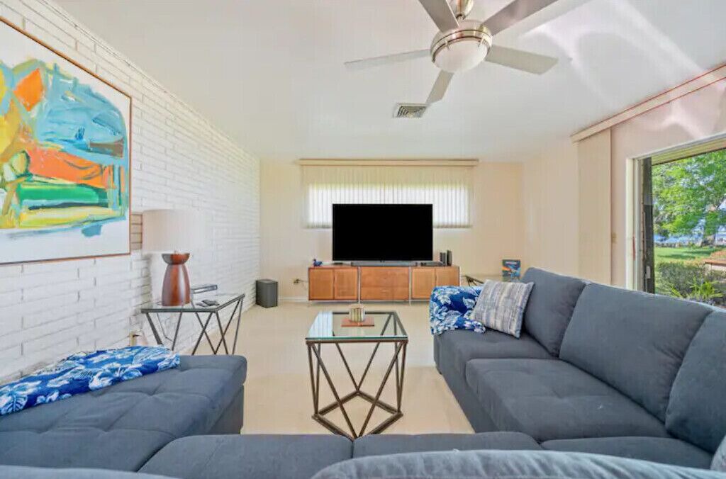 Photo of Livingroom in Winter Haven
