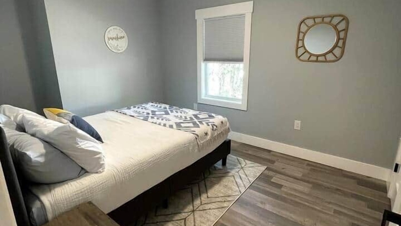 Photo of Bedroom in Midtown