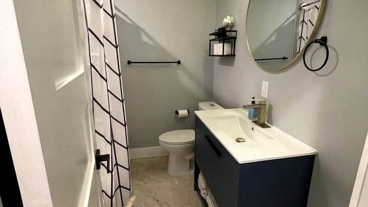 Photo of Bathroom in Midtown