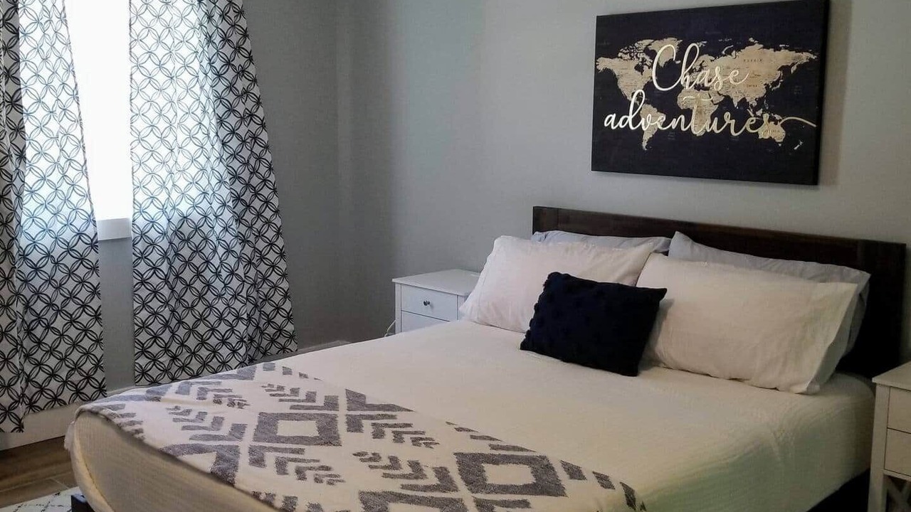Photo of Bedroom in Midtown