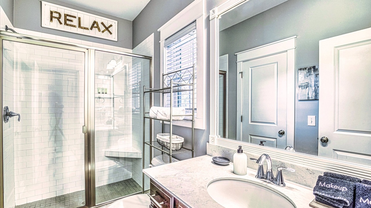 Photo of Bathroom in Folly Field