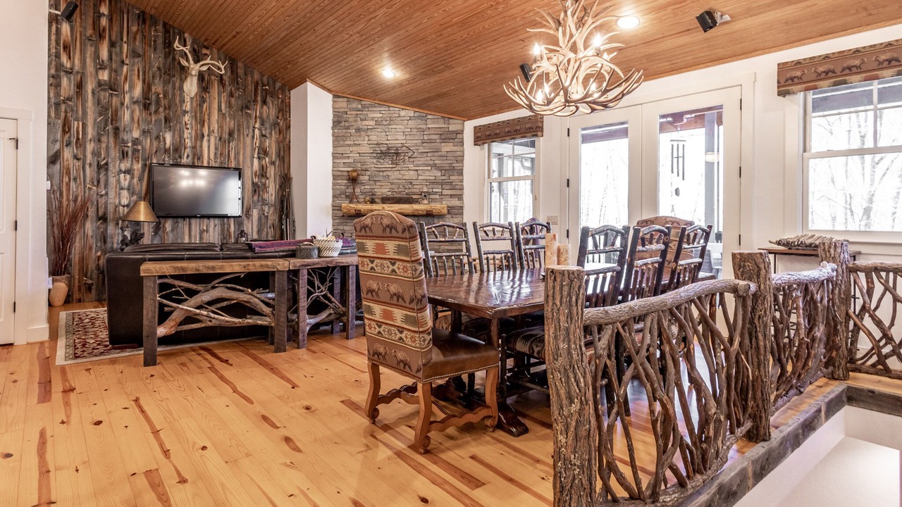 Photo of Livingroom in Bear Lake Reserve