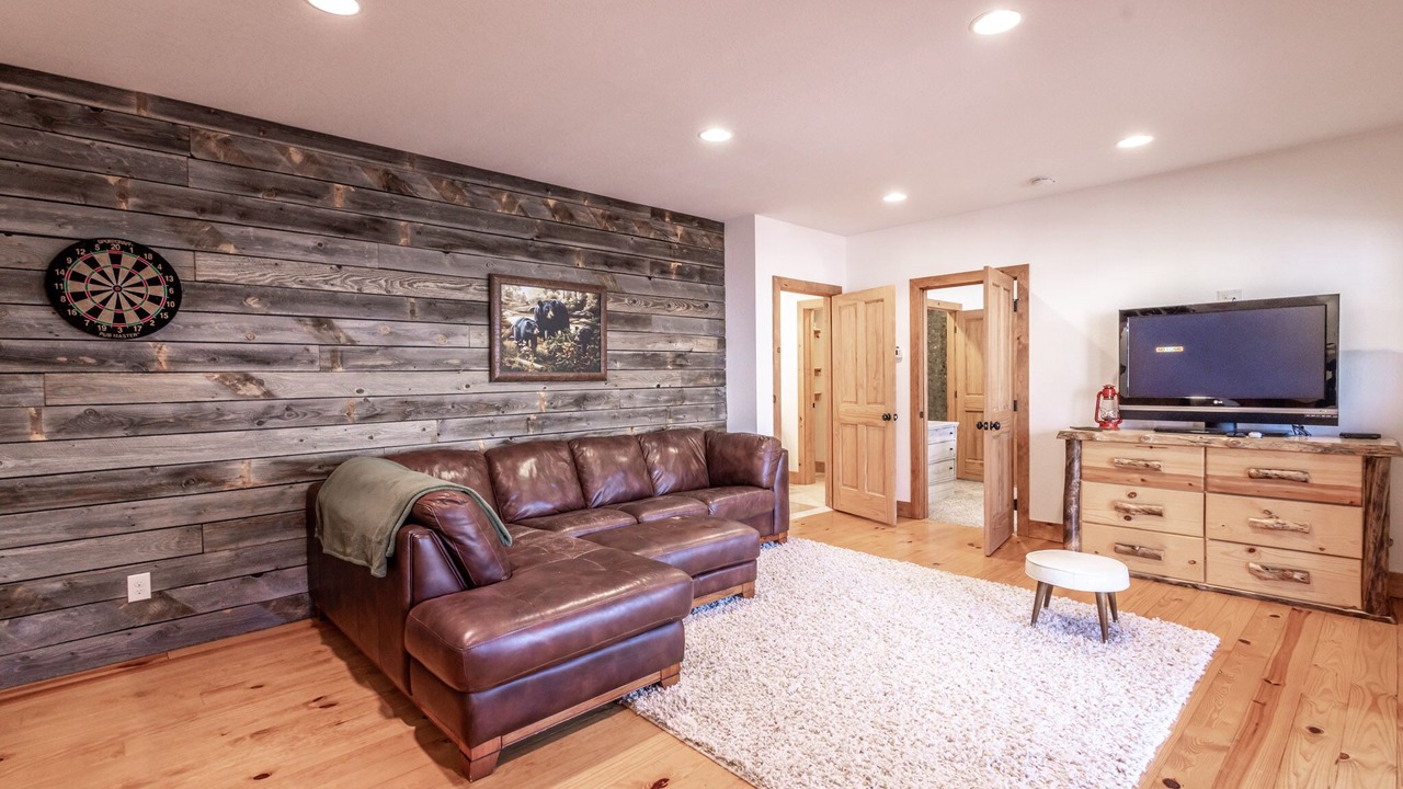 Photo of Bedroom in Bear Lake Reserve