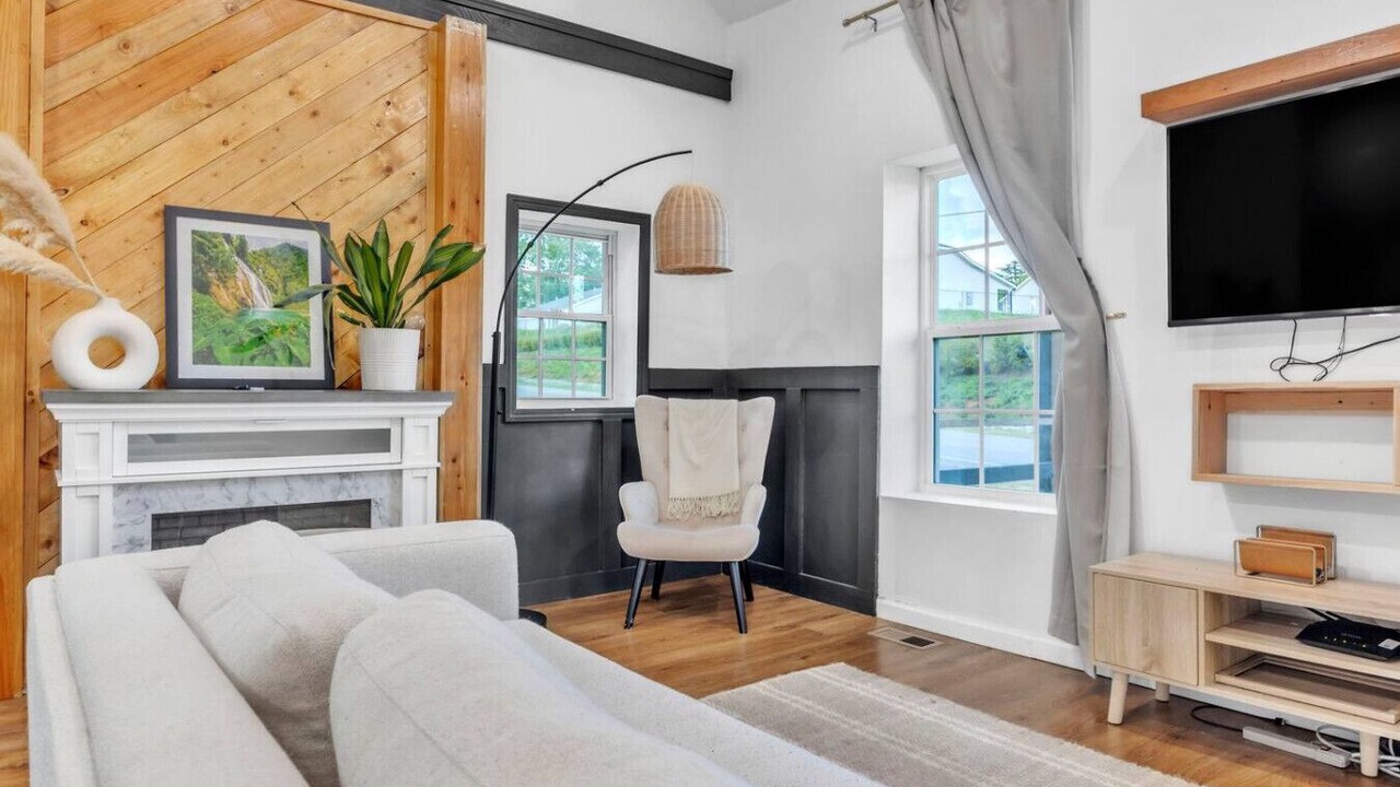 Photo of Livingroom in Duncan
