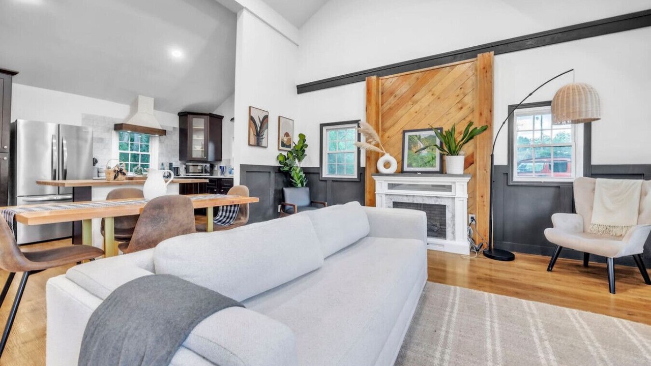 Photo of Livingroom in Duncan