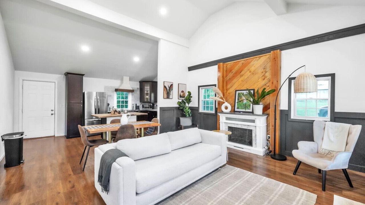 Photo of Livingroom in Duncan