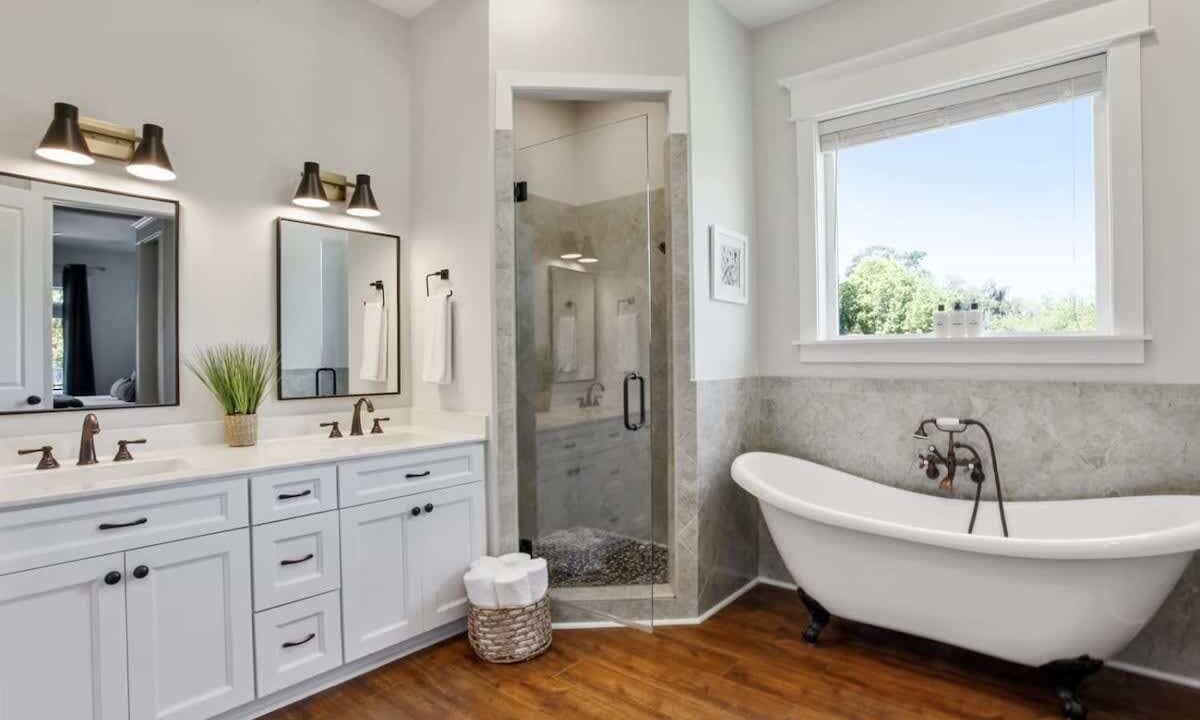 Photo of Bathroom in Whitemarsh Island