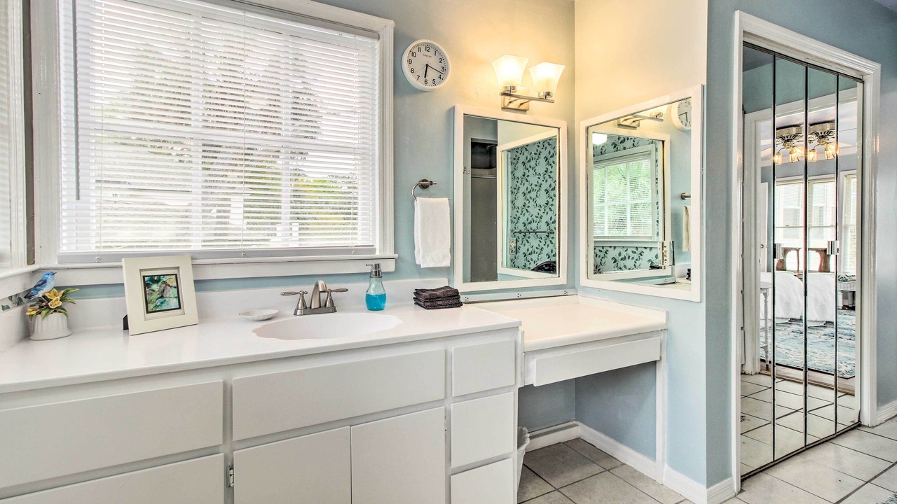 Photo of Bathroom in Whitemarsh Island