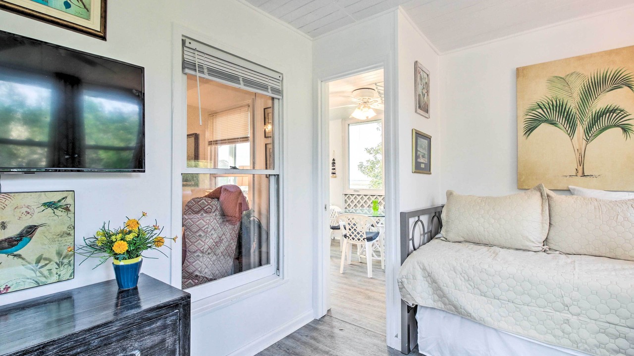 Photo of Livingroom in Whitemarsh Island