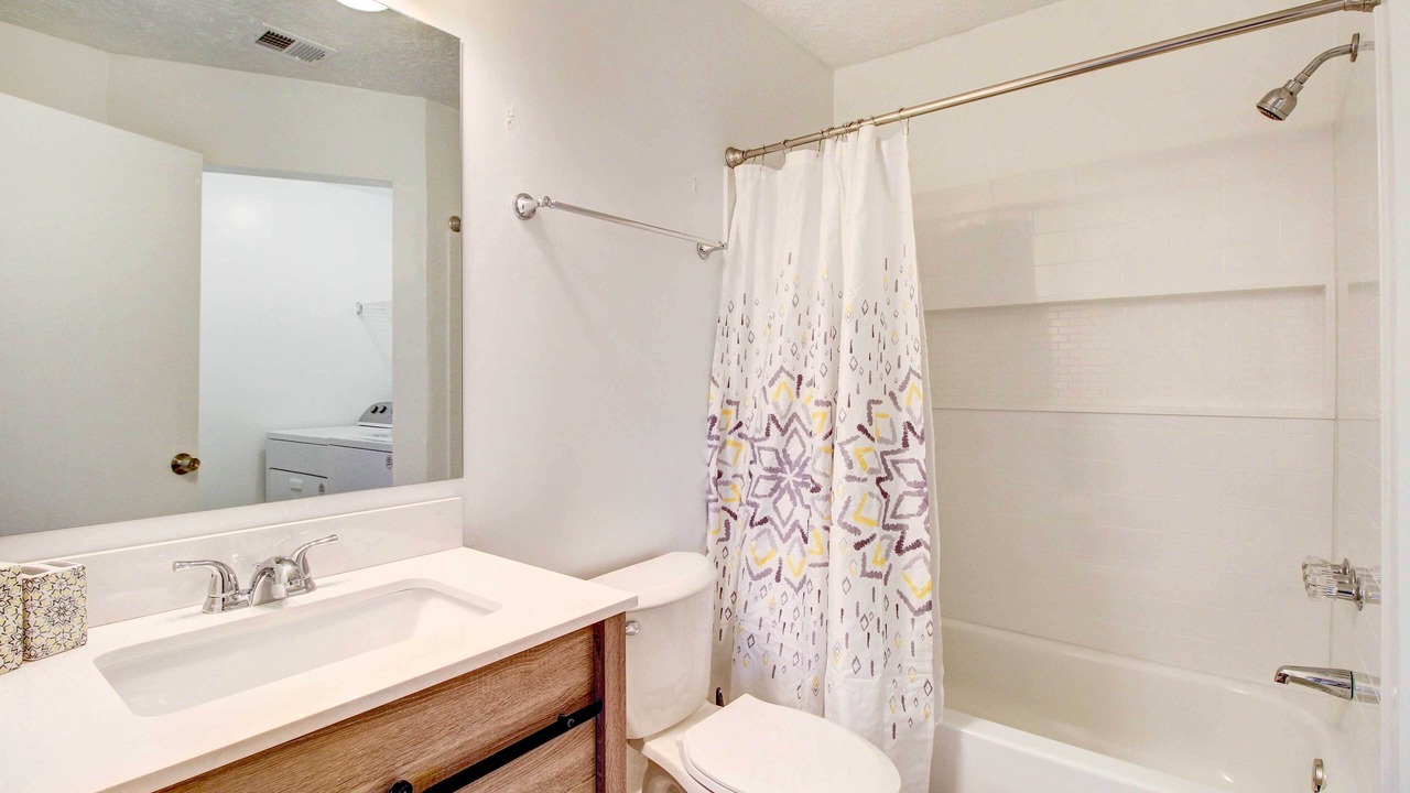Photo of Bathroom in Whitemarsh Island