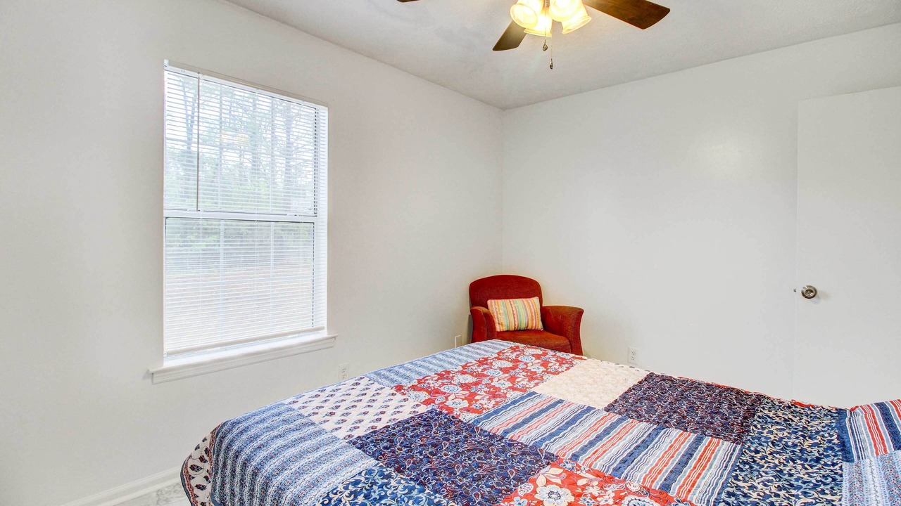 Photo of Bedroom in Whitemarsh Island