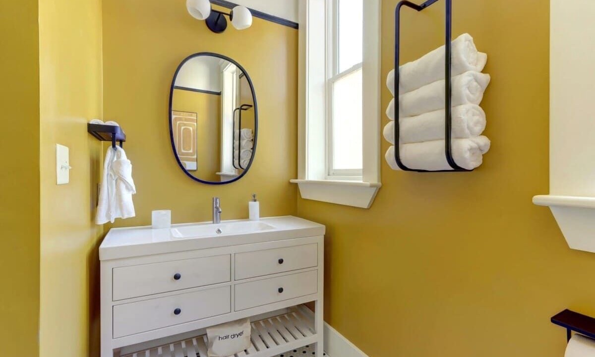 Photo of Bathroom in Old West Broad Neighborhood