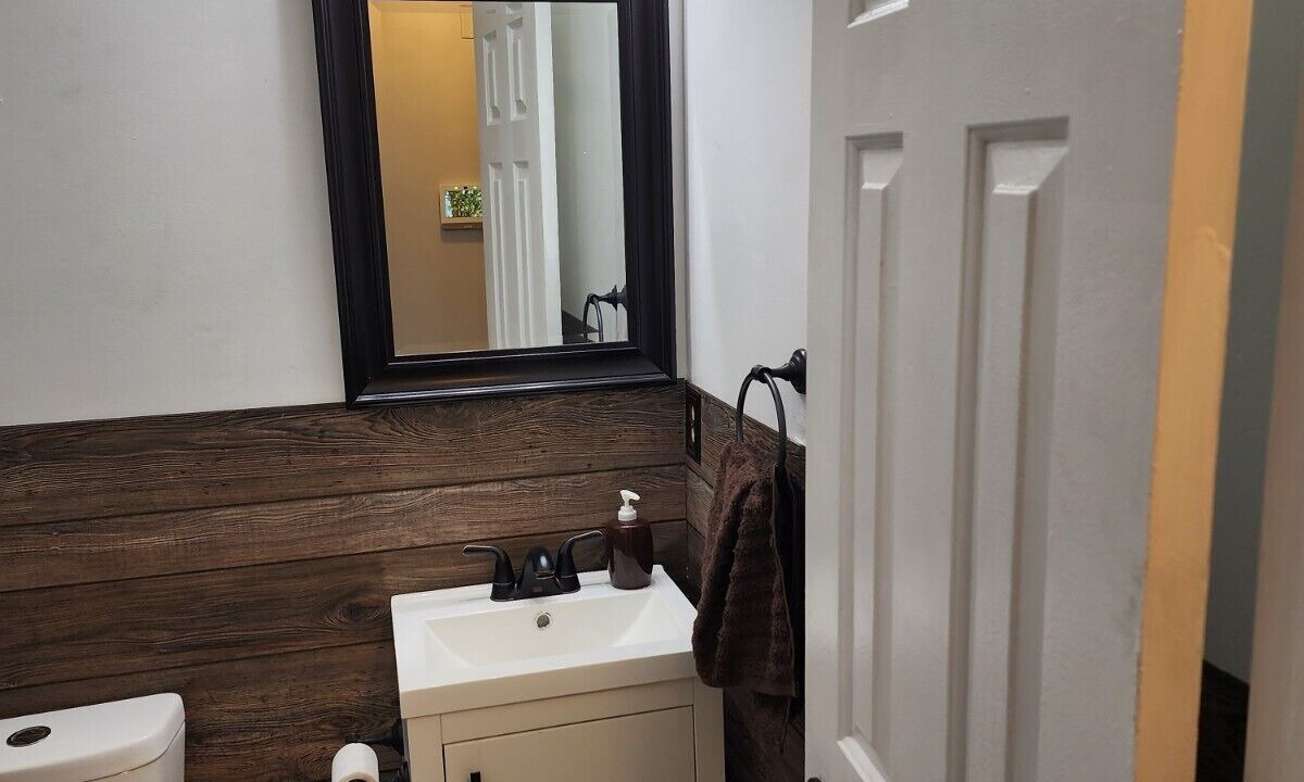 Photo of Bathroom in Hinesville