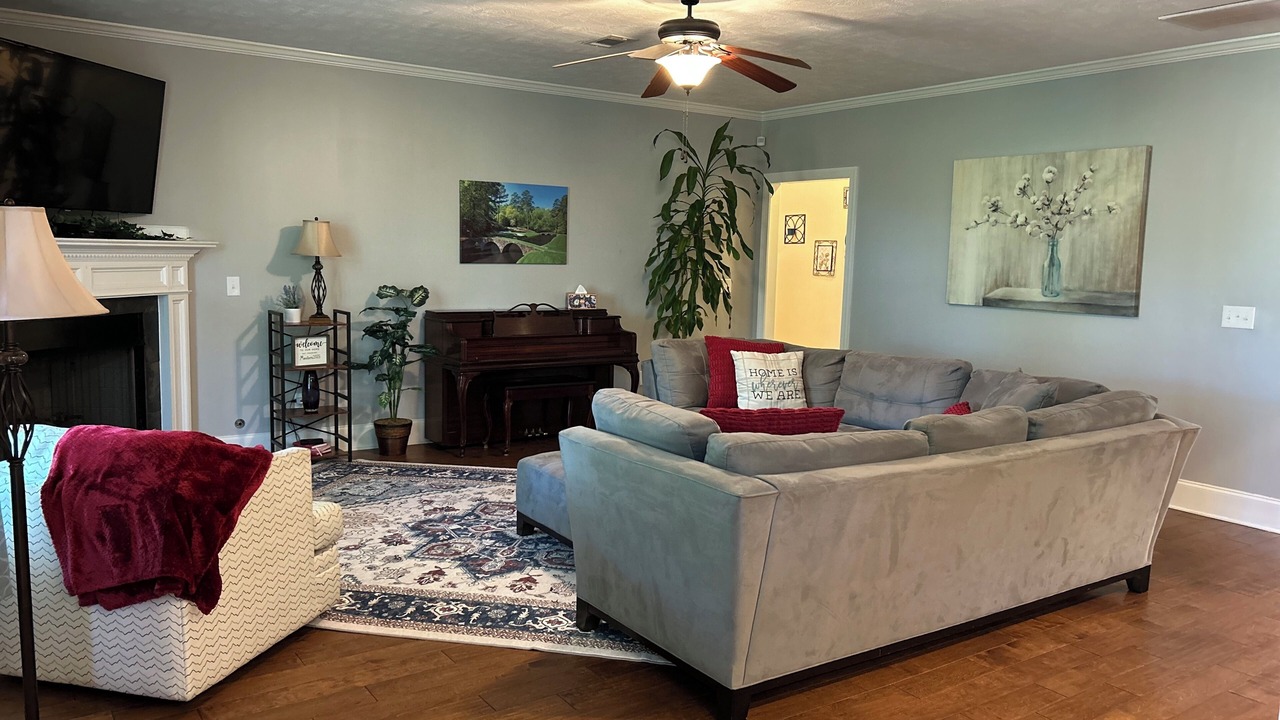 Photo of Livingroom in Evans
